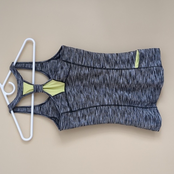 Small MPG Racerback Gray Activewear Tank Top with Built In Bra and Ball … - Picture 3 of 10